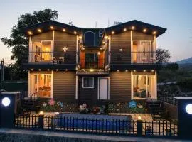 SaffronStays Petals Blue Poppy Cottage