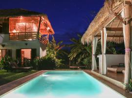 Villa Dharma Tropical Villa with pool, hotel i Kep