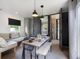 Mobilehome riviera avec terrasse 48, hotel i Saint-Gervais