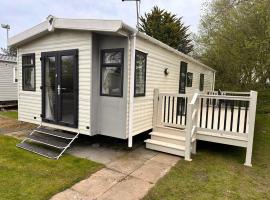 Sylvia's Sunrise Caravan Skegness Southview, hotel di Winthorpe