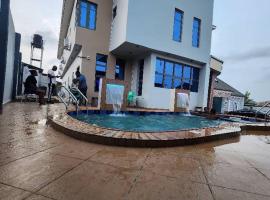The Bubbles Hotel, hotel di Akobo