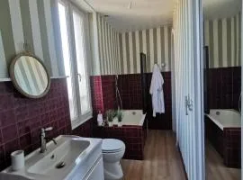 Chambre et salle de bain indépendante