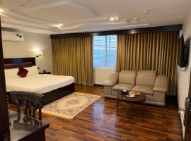 RT Serene Hotel - Military Road - Sukkur, hotel u gradu Sukkur