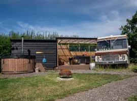 Sleeps 2 -Pets Welcome -Private Hot Tub -Alabama