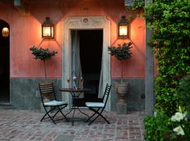 Relais Conac 1888 - Luxury B&B - Adults Only، فندق في Castelnuovo Don Bosco