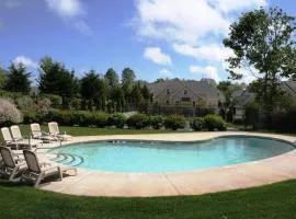 Captain's Row: Pool, Tennis Chatham Charm