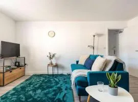 Modern and Bright 1 Bedroom Apartment in Bradford