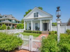 Walk to Beach from Historic Pineapple House