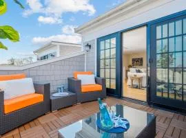 TJs Tide: Prime Location Condo w/ Outdoor Deck
