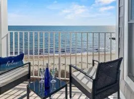 Steps to the Surf—Modern Oceanfront Condo