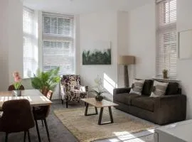 Modern & Bright 1 Bedroom Apartment in Holywell