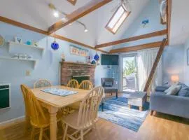 East Sandwich Escape—Deck, Beach Summer Fun