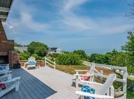 Oceanview Retreat w/ Private Beach Access