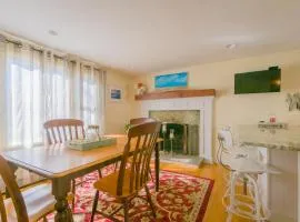 Nature Lover's Pondside Getaway