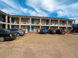 Golden Motel Near Houston Medical Center