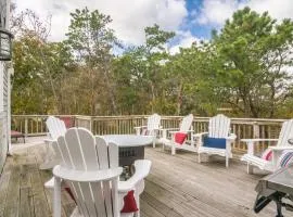 Quiet Cape Cottage—Deck, Firepit AC