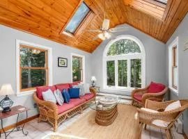 We Shall Sea – Coastal Comfort in Harwich Port