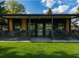 Hiška Radolca - Camping Radovljica, hótel í Radovljica