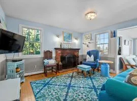 Relaxing Town Neck Home Near Beach