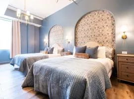 Hollyhock Suite 406