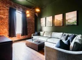 Hollyhock Suite 505