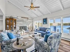 Relax, Unwind Enjoy Amazing Waterviews