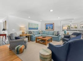 Ultimate Chatham Getaway with Outdoor Oasis, hotel a Chatham