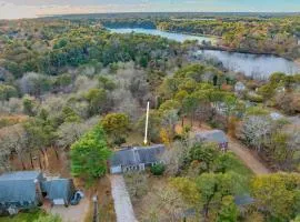 Spacious Dog-Friendly Retreat in Chatham