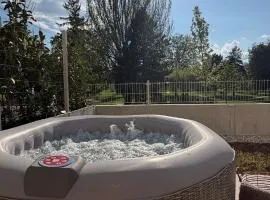Apartmán s vírivkou v parku so záhradou a garážovým parkovaním