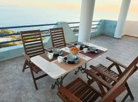 Blue Window Seaview Maisonette