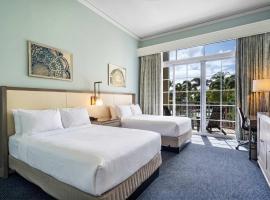 Garden View Luxury Retreat I The Ritz Carlton, Hotel in Miami