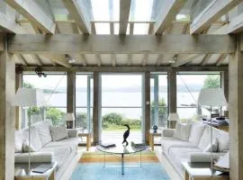 Tigh na Mara - Sleeps 4 with Sea Views & Parking