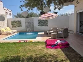 Villa Maya House - Cap Zbib, hotel a Banī ‘Aţāʼ