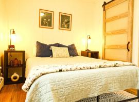 Skiing in Style at Powderhorn Mountain, hôtel à Bessemer