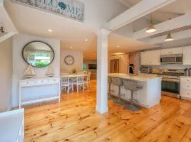 Yarmouth Port Escape Minutes to the Beach
