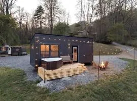 The Bryn - 15 Min To Sylva, Hot Tub and Fire Pit