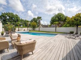 Chambre de plain-pied avec terrasse - FR-1-306-1344, hotel din Sucé