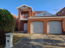 Rosie House-Spacious comfortable Home, Hotel in Melbourne