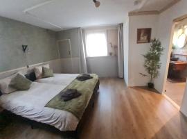 de Tweelingen โรงแรมในSchoonloo