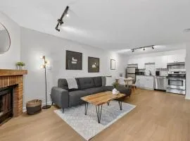 The Moose Lodge - Modern Condo in Collingwood