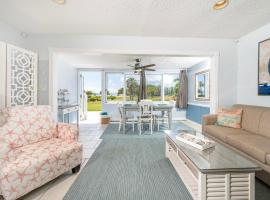 Crystal Cove Beach View Ground Fl Sapphire Beach, Hotel in East End