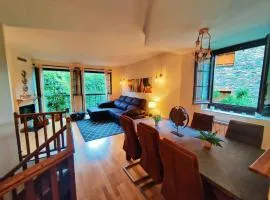 Acojedor dúplex en la naturaleza