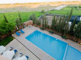 Riad Zinaida, hotel in Sidi Bouzguia