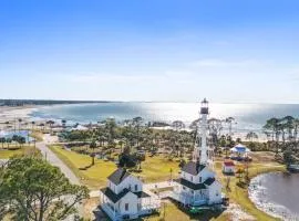 Beach House - Ocean Breeze Cottage by Panhandle Getaways