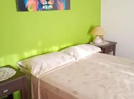 La esquina amarilla