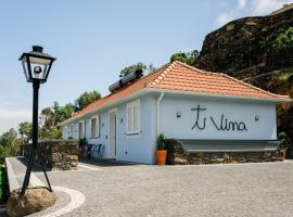 Casa Ti'Vina, hotel i Caniço
