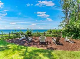 Blackstone on the Bluff with Lake Views Historic Home Family Friendly