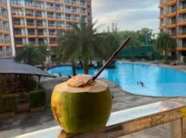 CB205 Thai Studio Condotel777 next to the longest and cleanest beach