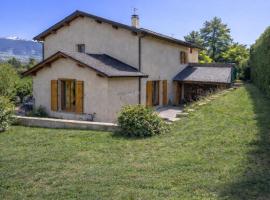 CAL QuEROL UR casa amb xemeneia i billar, khách sạn ở Ur