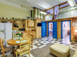 Family ATV Adventure Hub! Renovated Rental in Gary, hotel en Gary